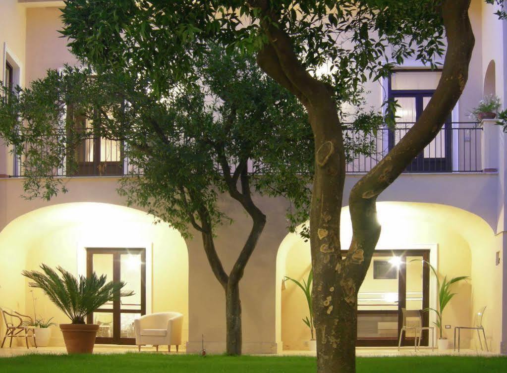 L' Antico Cortile Hotel Caserta Exterior foto